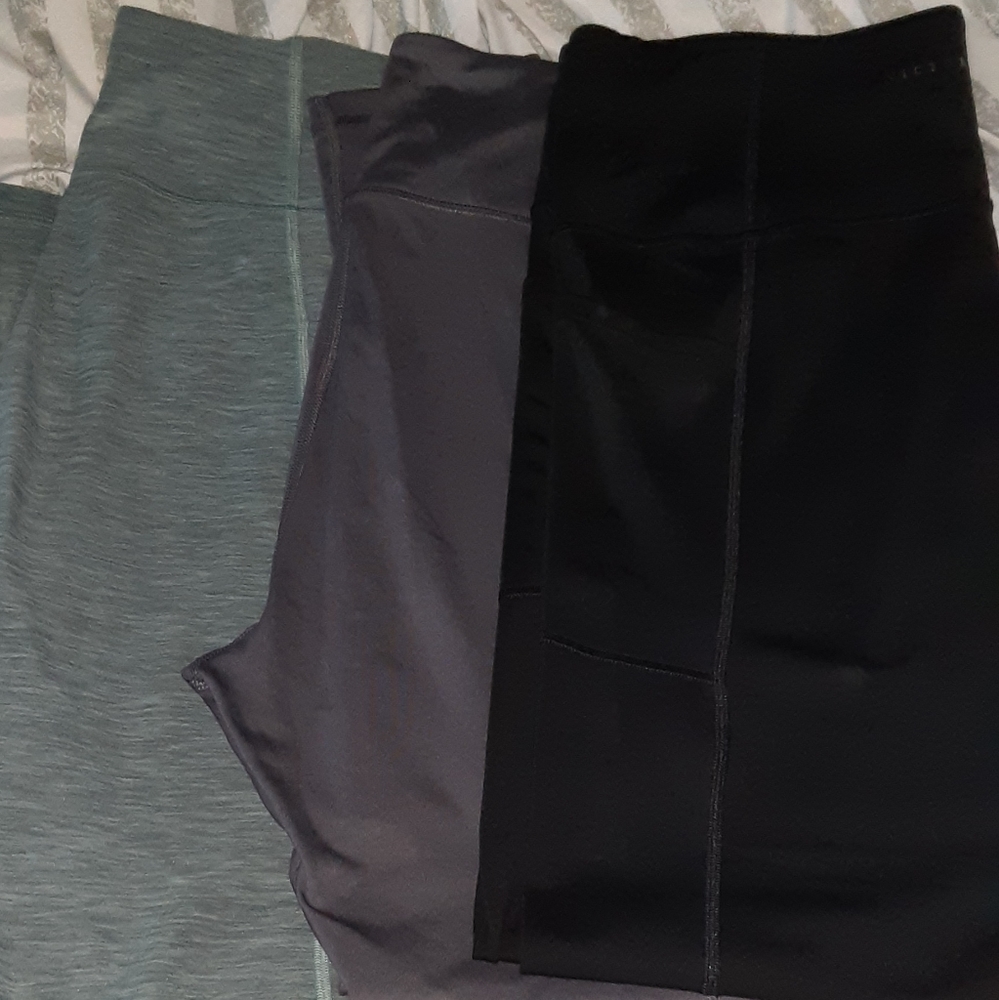 3 pairs VS leggings with pockets size 16